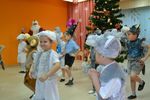 ПРОЕКТ "НОВЫЙ ГОД" Составила: воспитатель средней группы "Звжздочки" Баженова Д. Д - МДОУ Детский сад "Ладушки"